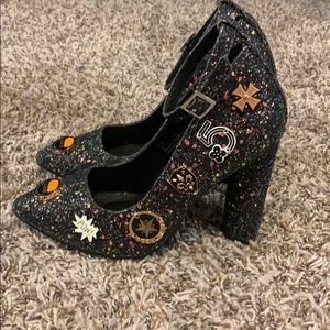 Size 7.5 Black Glittery Cape Robbin Heels